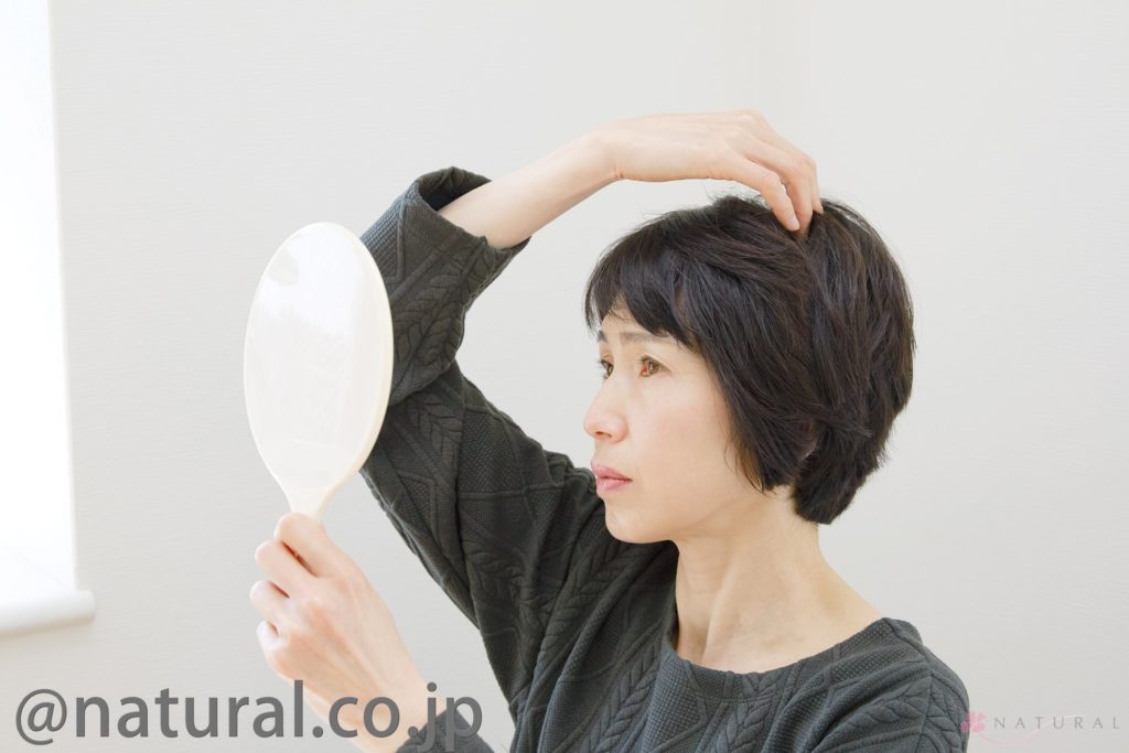 薄毛髪の悩み　かつら増毛で解消