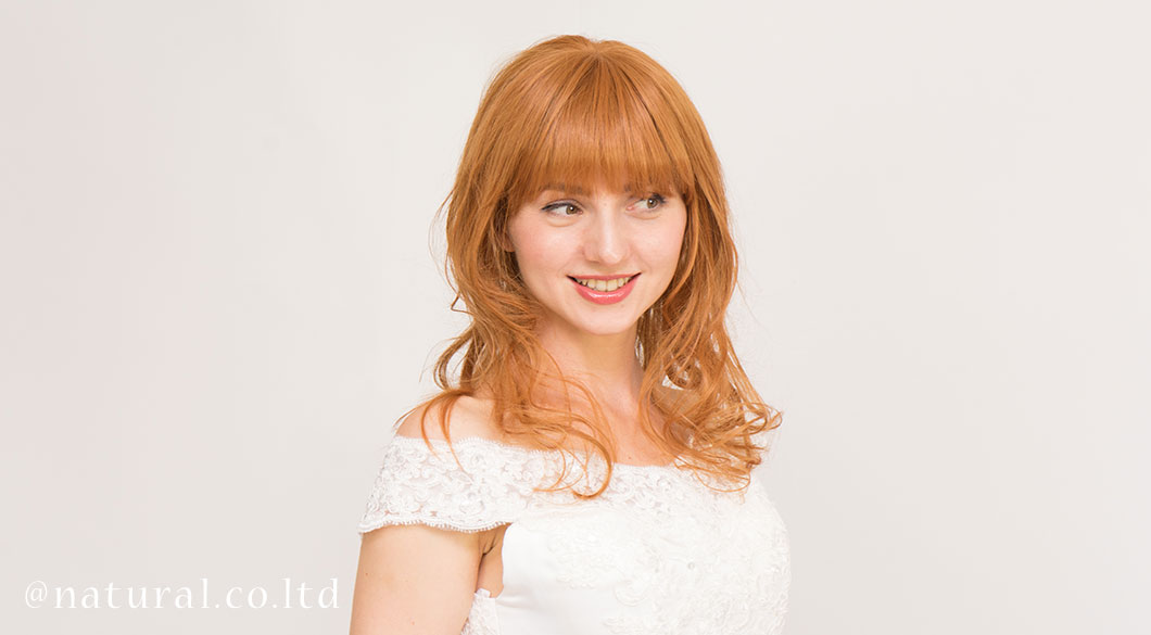 着用ウィッグカラー:ゴールド#27 Slide image