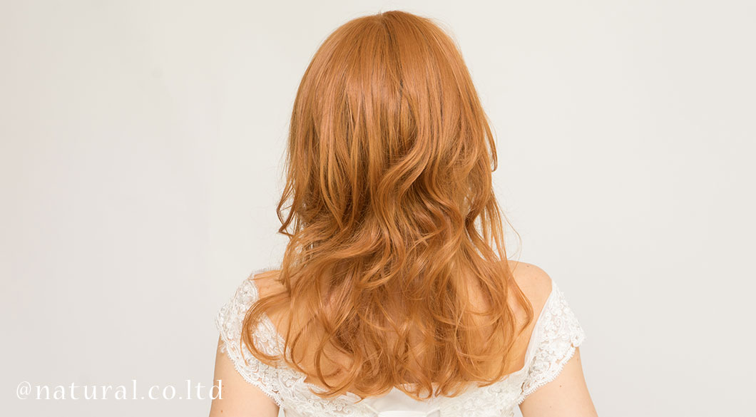 着用ウィッグカラー:ゴールド#27 Slide image