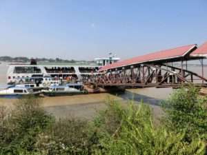 ミャンマー井戸寄付