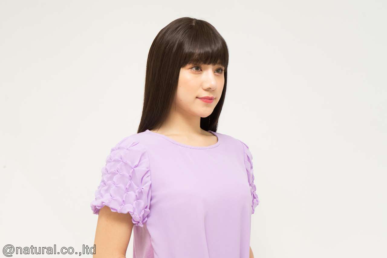 着用ウィッグカラー:ライトブラウン#4 Slide image