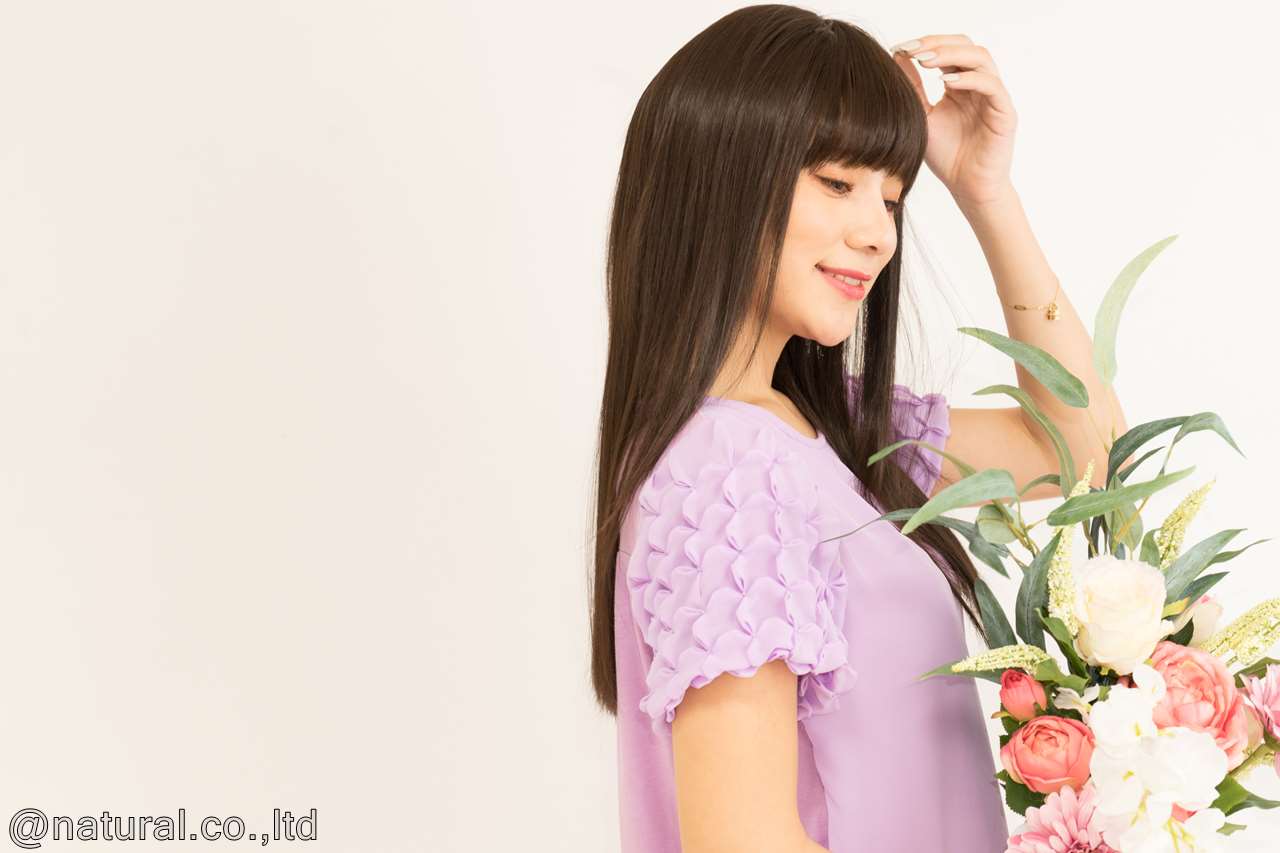 着用ウィッグカラー:ライトブラウン#4 Slide image