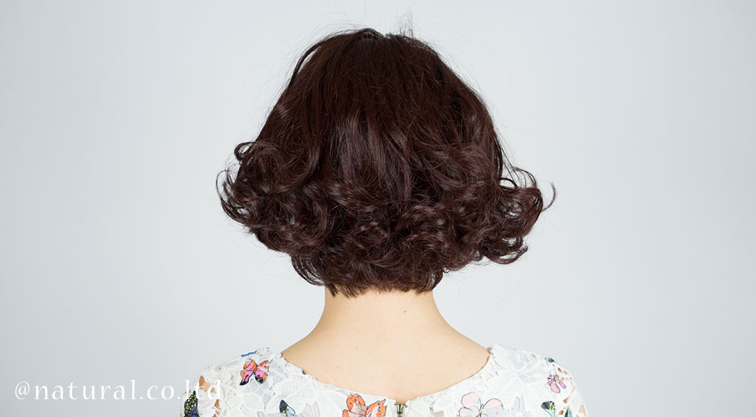 着用ウィッグカラー:ダークチェリー#33 Slide image